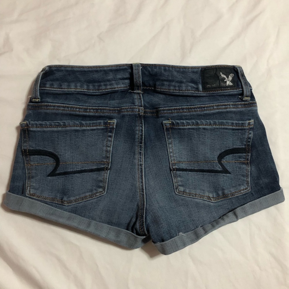 Medium wash denim shorts - Picture 4 of 4